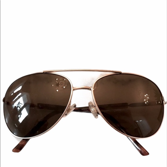 Accessories - Gold Rimmed aviators